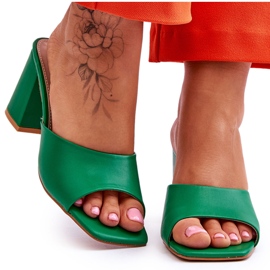 Klassische Loara-Hausschuhe aus grünem Leder für Damen