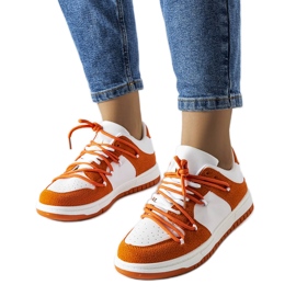 Orange Sneaker mit kombinierten Materialien von Hila weiß