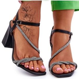 Ledersandalen mit Strass auf Fersen Schwarz Carlotta