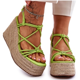 Modische Keilsandaletten mit Flechtung Grün Nessia