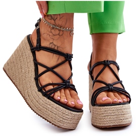 Modische Keilsandaletten mit Zopf Schwarz Nessia