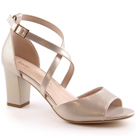 Elegante Damensandalen aus Satin in Gold auf der Post Sergio Leone SK862 golden