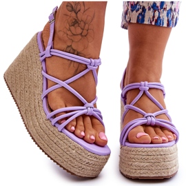 Modische Nessia Wedge Wedge Sandalen mit Zopf lila