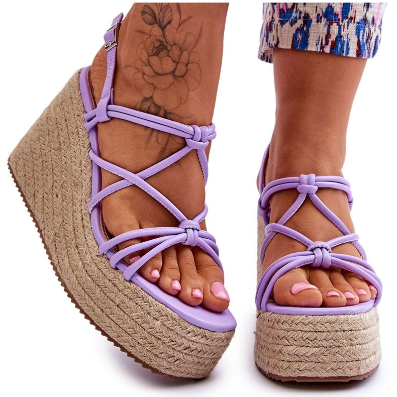 Modische Nessia Wedge Wedge Sandalen mit Zopf violett