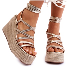 FJ1 Gold Margaritt Keilsandalen golden