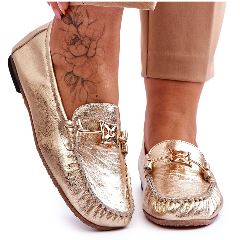 Klassische Lederslipper mit Verzierung Laura Messi 2459 Gold golden