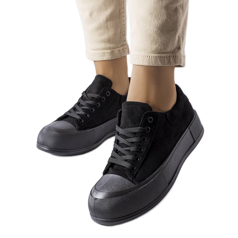 BM Schwarze Plateausneaker von Agathe