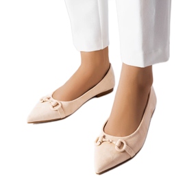 Beige flache Schuhe mit spitzer Zehenpartie von Aimé