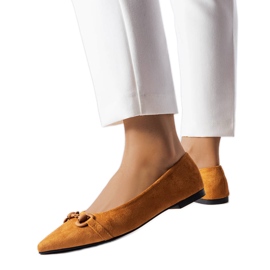 Braune Ballerinas mit spitzer Zehenpartie von Aimé