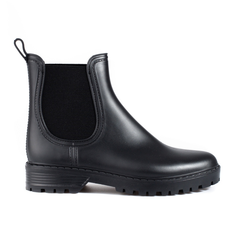 Schwarze Stiefel mit dicker Sohle von Shelovet