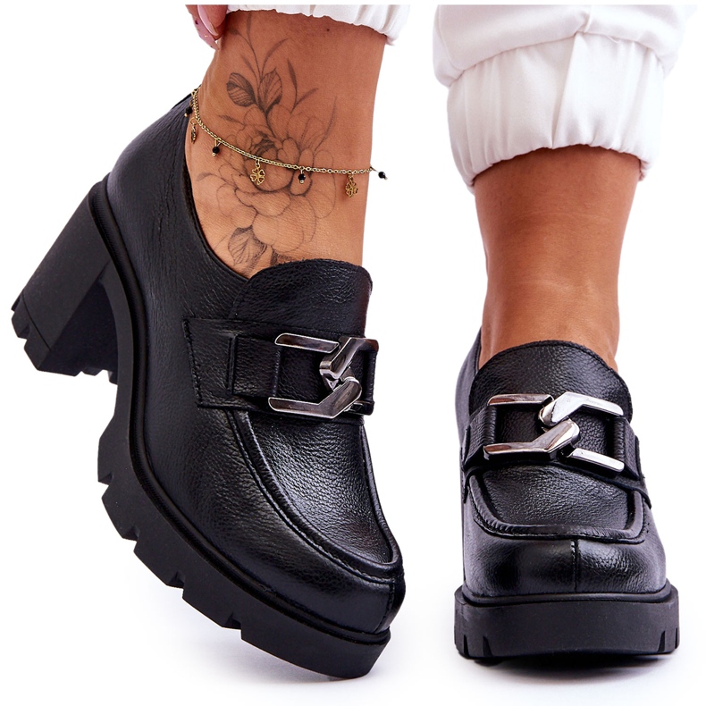 Lemar Elegante Brogues auf Absatz mit schwarzer Harmell-Verzierung