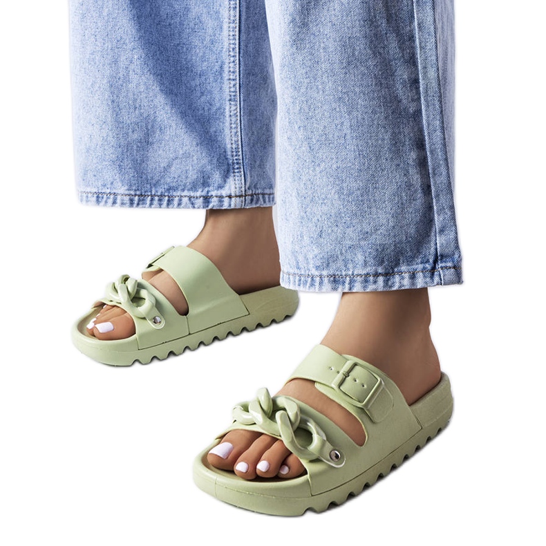 Grüne Gummi-Flip-Flops