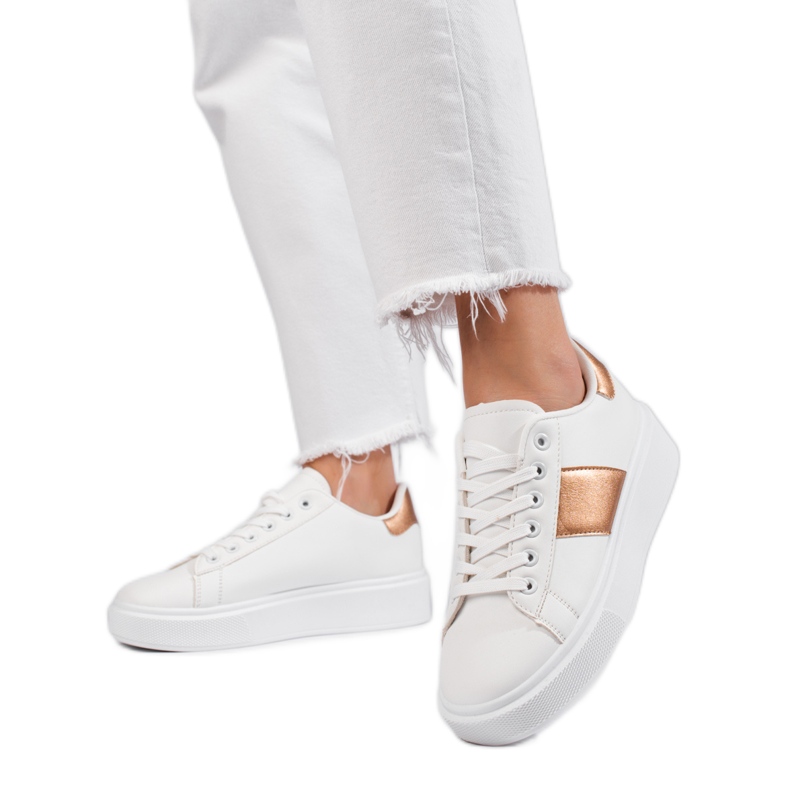 Weiße Damen-Sneakers auf der Shelovet-Plattform