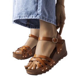 BM Braune Sandalen mit Keilabsatz von Audric