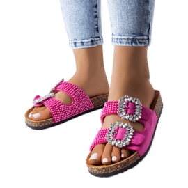 Rosa Pantoletten mit Racine-Strasssteinen verziert