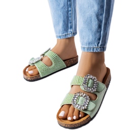 Grüne Pantoletten mit Racine-Strasssteinen