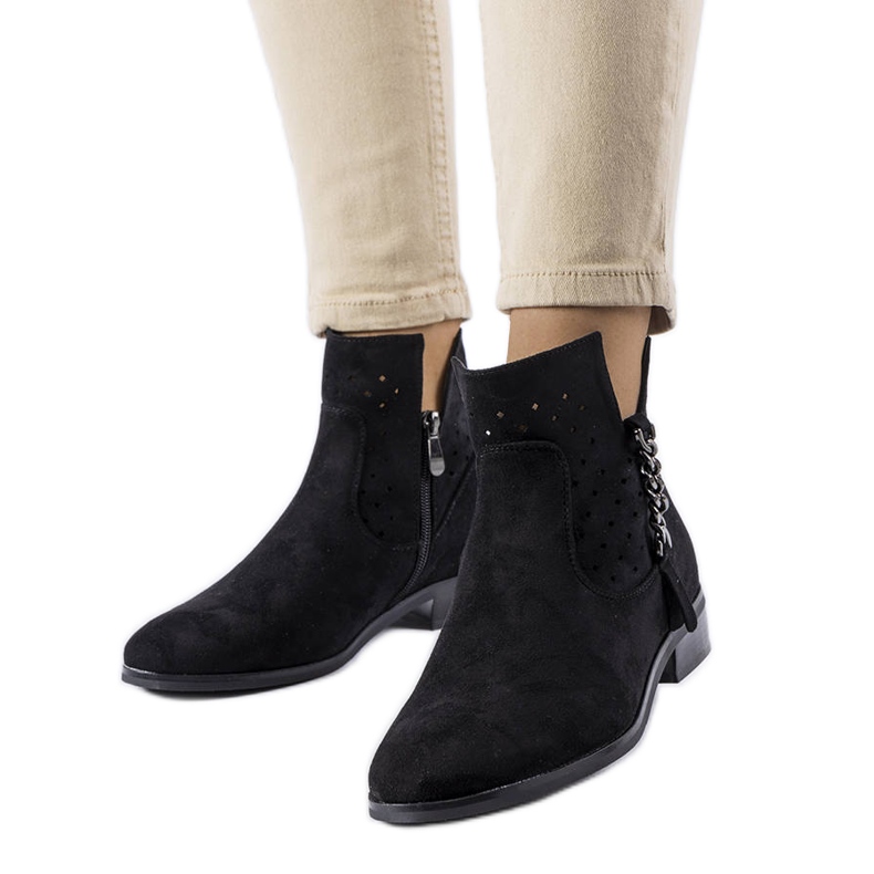 Schwarze Stiefel mit durchbrochenen Einsätzen von Vinceza