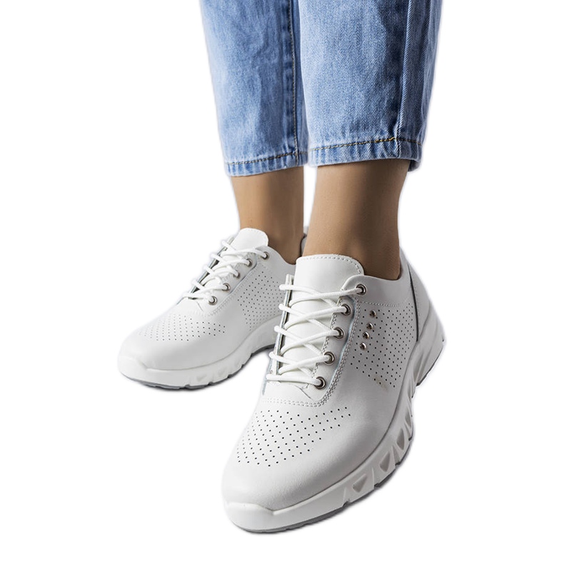 Evento Brodeur weiße durchbrochene Lederschuhe