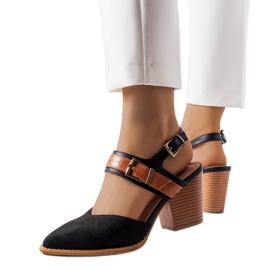 Schwarze Pumps mit Stiletto-Absatz von Hardouin