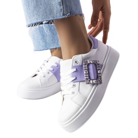 Weiße Turnschuhe mit violetter Ike-Schnalle