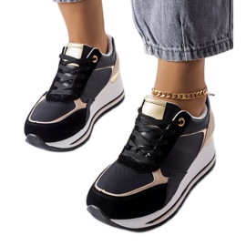 Schwarze Sneaker mit Keilabsatz von Harvé