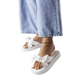 Weiße Plateausandalen mit Schleife von Edvard