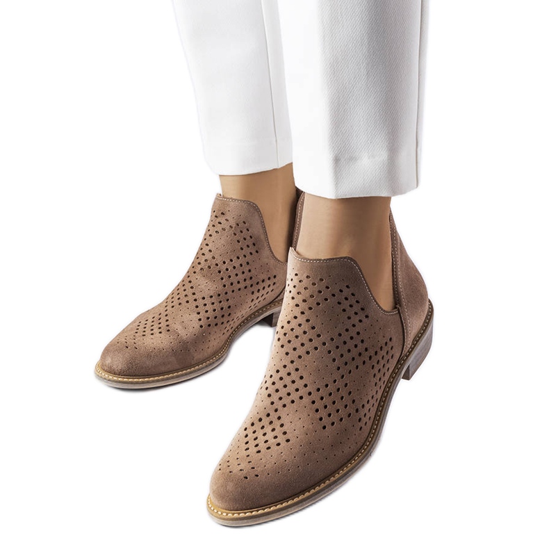 BM Karino braun durchbrochene Lederstiefel