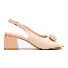 Beige Wildledersandalen mit niedrigem Absatz von Shelovet