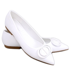 Falana Weiße Ballerinas mit Mandelzehen