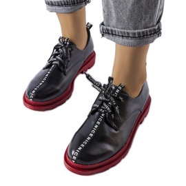 Schwarze Brogues mit Kontrastsohle von Hanifan