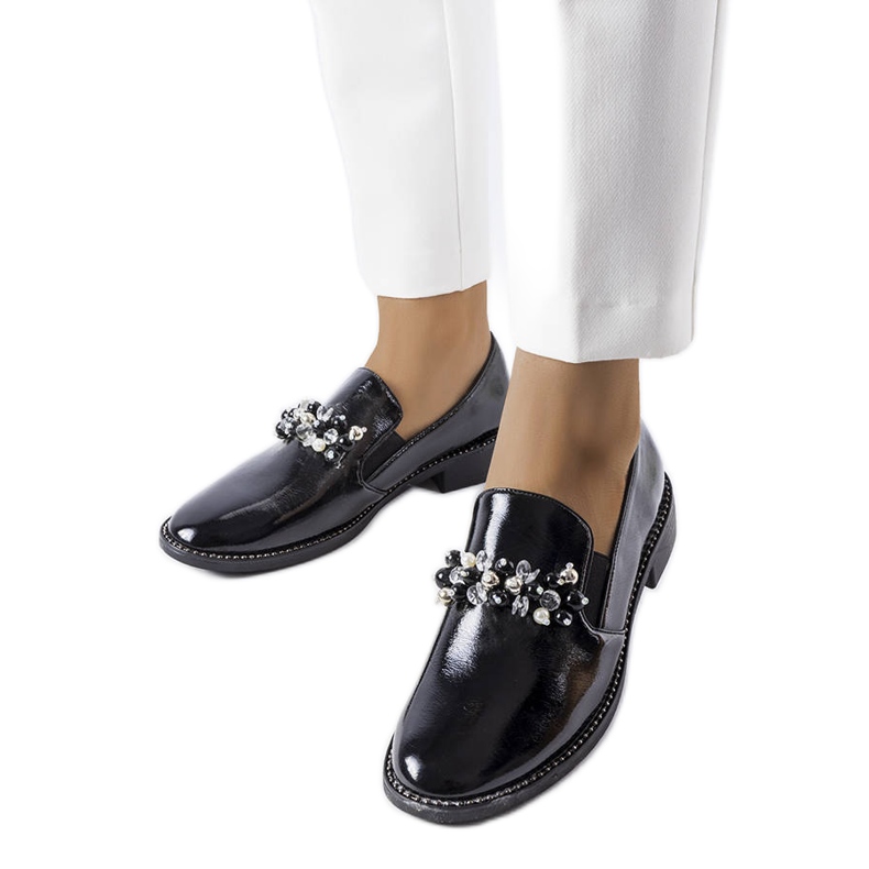 BM Schwarz lackierte Schuhe mit Kristallen von Bonne