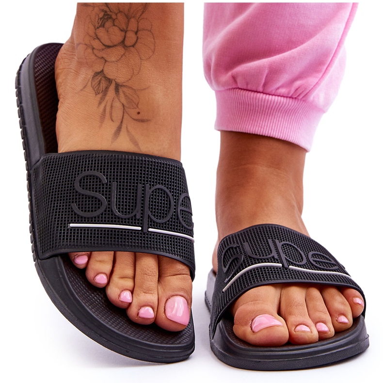 Leichte Damenhausschuhe mit schwarzer Merry-Inschrift