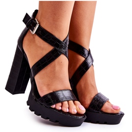 Sweet Shoes Modische Sandalen auf einer Stange mit einem Schlangen-schwarzen Rammis-Gürtel