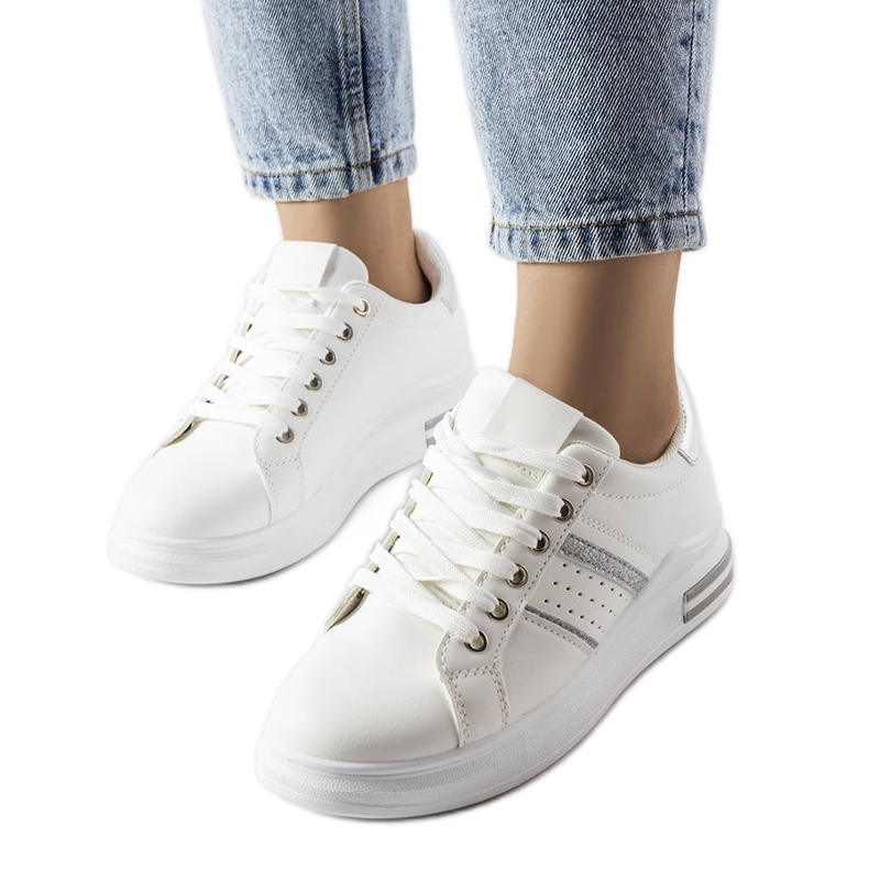 Weiße Sneaker von Lanoie mit Plateau