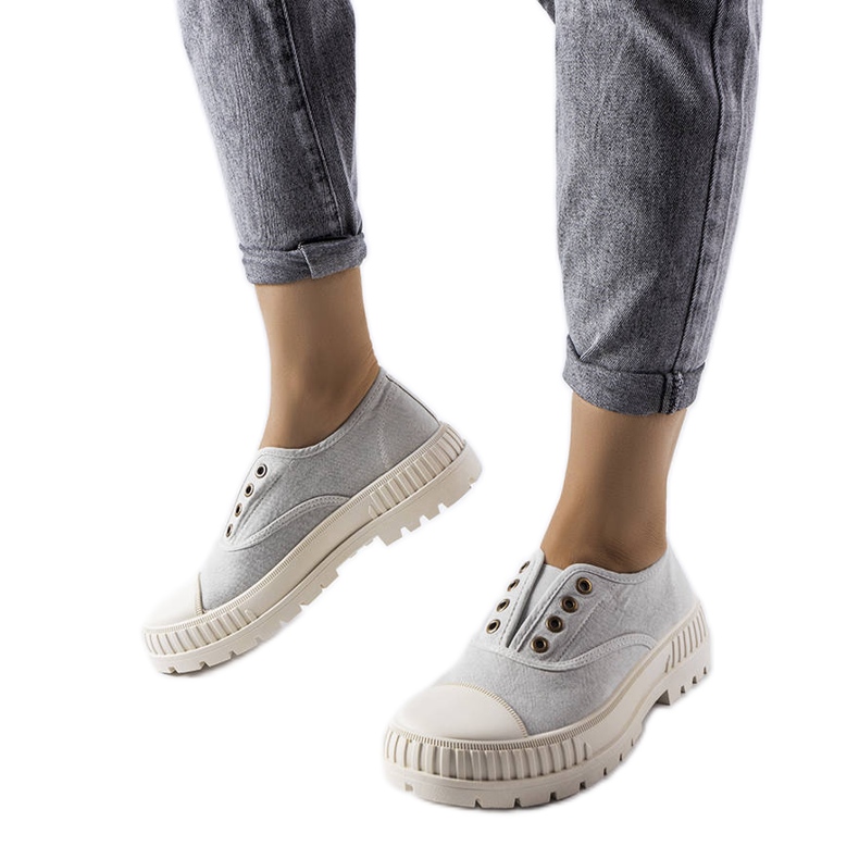 Graue elastische Turnschuhe von Walton