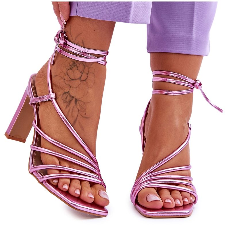 Modische gebundene rosa Tessoro High Heel Sandalen
