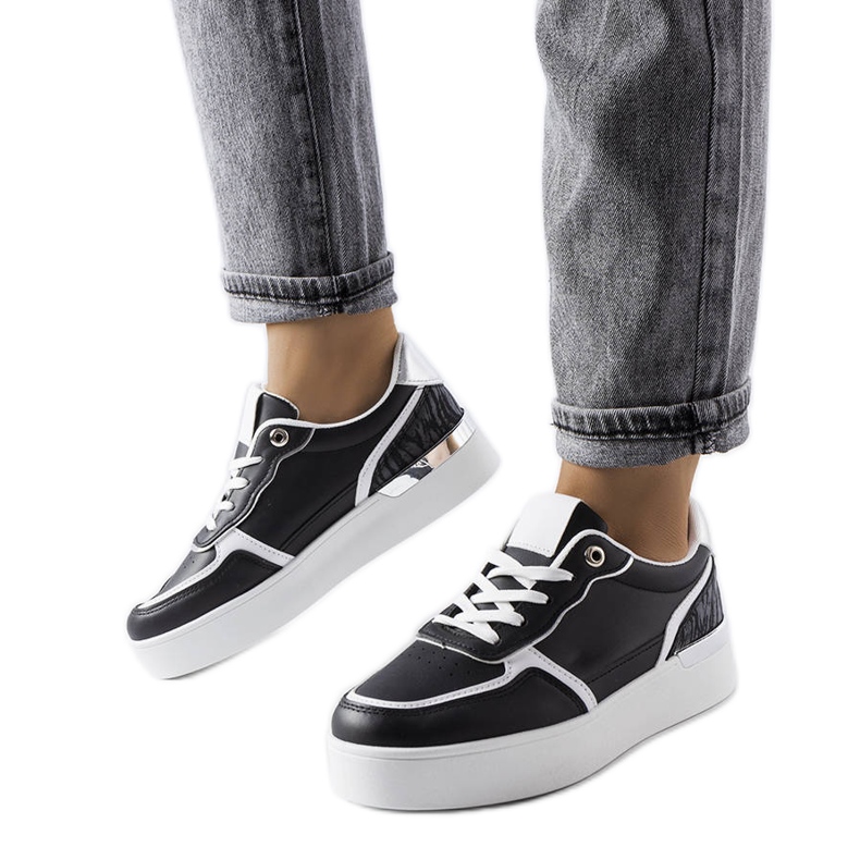 Schwarze Plateausneaker von Tooele