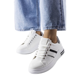 Weiße Sneaker von Lanoie mit Plateau