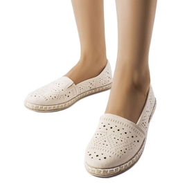 Beige Espadrilles mit Lochmuster von Augusta