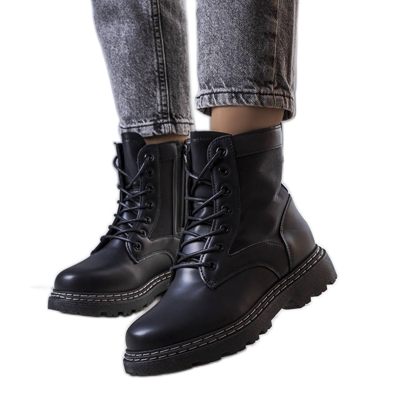 Schwarze isolierte Stiefel von Krylo