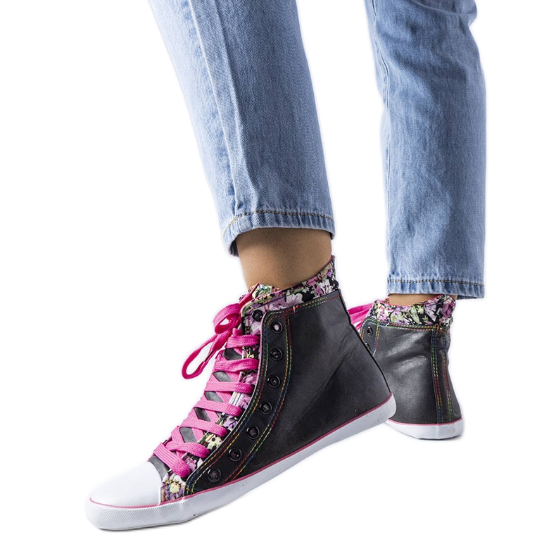 Schwarze Stiefeletten mit Blumenmuster von Marphisa