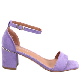 Rocco Lila Sandalen mit niedrigem Absatz violett