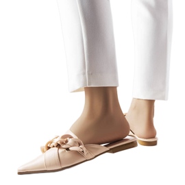 Beige elegante Sandalen mit Kette von Patenaude