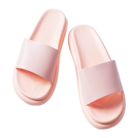 Rosa Hausschuhe auf der Paquette-Plattform