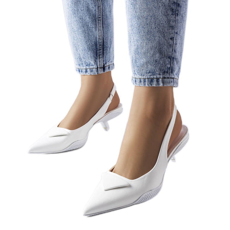 Weiße Labonté-Sandalen mit niedrigem Absatz