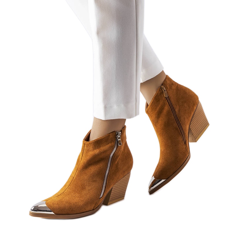 Braune Cowboystiefel mit Metallkappe von Vergne