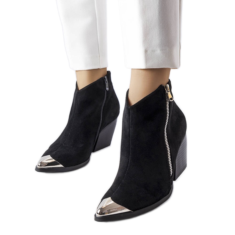 Schwarze Cowboystiefel mit Metallkappe von Vergne