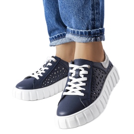 Marineblaue Sneaker mit Patch-Einsätzen