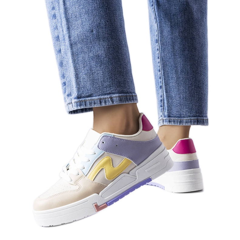 Beige Stiefel mit dickerer Sohle von Harter