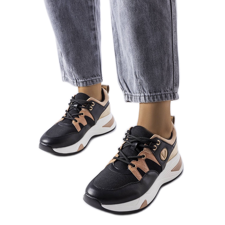 Schwarze Turnschuhe von Vinceza